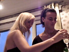 18 летние, Любители, Блондинки, Колледж, Группа, Вечеринка, Крошечные, Подглядывание