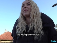 Блондинки, Лизание, Натуральные сиськи, На публике, Киски, Юбки, Стринги, Сиськи