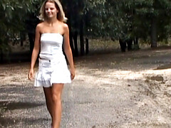 18, 素人, アナル, ブロンド, 指いじり, アウトドア, オマンコ, おもちゃ