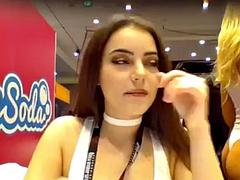 Chica, Tetas grandes, Rubia, Morena, Madres para coger, Pov, Público, Tetas