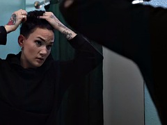 Enthousiasteling, Lieveling, Lesbisch, Likken, Douche, Voorbinddildo, Tatoeage