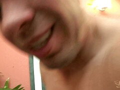 In den arsch, Arsch, Braunhaarige, Vollbusig, Hundestellung, Hardcore, Transfrau, Titten