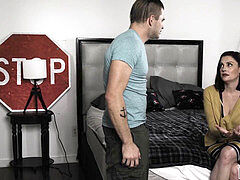 Stiefmoeder, Tieten likken