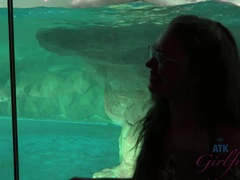 Leie, Braunhaarige, Freundin, Masturbation, Orgasmus, Im freien, Pov, Öffentlich