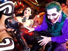Gros seins, Sucer une bite, En levrette, Groupe, Hard, Mère que j'aimerais baiser, Orgie, Fête