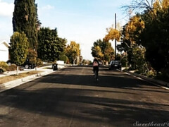 Slaapkamer, Blond, Fetisj, Zoenen, Lesbisch, Natuurlijke tieten, Buiten, Stiefmoeder