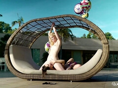 69 negenenzestig, Kont, Bruinharig, Latijnse vrouw, Ondergoed, Buiten, Feest, Klein