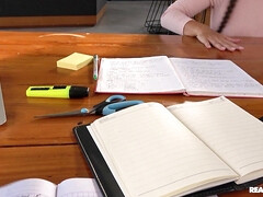 Leie, Grosse titten, Blasen, Braunhaarige, Brille, Natürlichen titten, Pov, Russisch