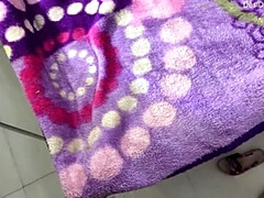 18, デカチン, バイセクシャル, 言葉責め, 指いじり, Hd, インド人, 乳首