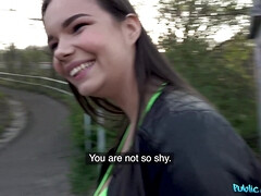 Amateur, Gros seins, Tchèque, Européenne, Branlette thaïlandaise, De plein air, Public, Train