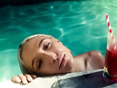 Kont, Vingeren, Zoenen, Lesbisch, Likken, Kut duiken, Strippen, Tatoeage