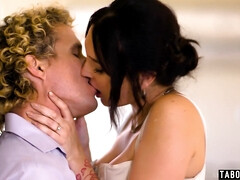 Grosse bite, Gros seins, Brunette brune, Plantureuse, Hard, Rugueux, Tabou, Nénés