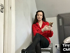 Enthousiasteling, Blond, Dominatie, Dominante vrouw, Fetisj, Hakken, Natuurlijke tieten, Klein