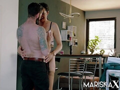 Большой член, Минет, Брюнетки, Грудастые, Парочка, Пальцем, Бритые, Тату