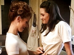 Bruinharig, Vingeren, Harig, Masturbatie, Strippen, Tieten likken, Speelgoed, Oud