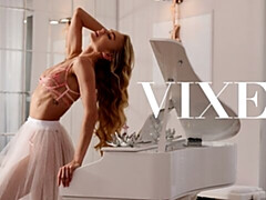 Grosse bite, Blonde, Sucer une bite, En levrette, Seins naturels, Chatte, Adolescente, Nénés