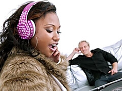 Большая жопа, Большой член, Большие сиськи, Брюнетки, Собачьи, Черненькие, Милф, Натуральные сиськи