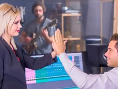 Culo, Lamer culo, Rubia, Mamada, Estilo perrito, Besar, Lencería, Afeitado