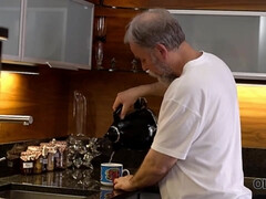 18 ans, Blonde, Sucer une bite, Papa, Européenne, Hd, Chatte, Adolescente