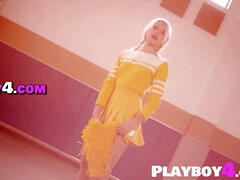 Petite blondie cougar posing before match