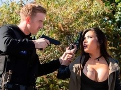 Grosser arsch, Grosse titten, Braunhaarige, Hundestellung, Handjob, Hardcore, Interrassisch, Milf