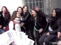 18 ans, Sucer une bite, Brunette brune, Tchèque, Argent, Chatte, Étudiant, Suçant