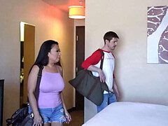 アジア人, お尻, ベッドルーム, デカパイ, 家族, 巨大, 異人種間, 淫乱熟女