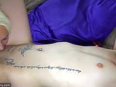Schönheit, Blondine, Vollbusig, Geile alte tussi, Lesbisch, Masturbation, Reif, Stiefmutter