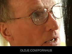 Grosse bite, Sucer une bite, Brunette brune, Queue, Hd, Hongroise, Léchez, Nénés