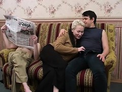 Enthousiasteling, Blond, Pijpbeurt, Rijpe lesbienne, Trio