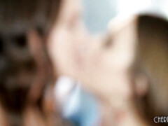 Vingeren, Zoenen, Likken, Ondergoed, Masturbatie, Kut duiken, Geschoren, Strippen