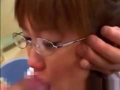 Asiatisch, Blasen, Viele männer bespritzen eine frau, Spermaladung, Aufs gesicht abspritzen, Japanische massage