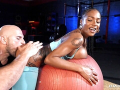 Charming black fitness whore memorable xxx clip