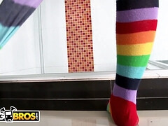 Grosser arsch, Grosse titten, Braunhaarige, Latina, Natürlich, Natürlichen titten, Dusche, Titten