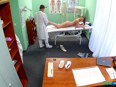 Leie, Tussi, Blasen, Arzt, Handjob, Massage, Öl, Uniform