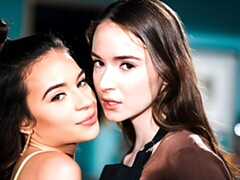 デカパイ, 指いじり, キス, レズビアン, なめる, 下着, 剃毛, ストリッピング