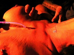 Grosse titten, Dildo, Hundestellung, Domination, Würgen, Piercing, Rau, Spielzeuge