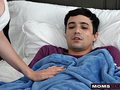 Grosse titten, Füsse, Handjob, Hardcore, Masturbation, Milf, Reiten, Titten