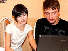 Sucer une bite, Brunette brune, En levrette, Hard, Masturbation, Russe, Adolescente, Plan cul à trois