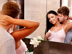 Blasen, Braunhaarige, Geschnappt, Hardcore, Milf, Natürlichen titten, Rasiert, Titten