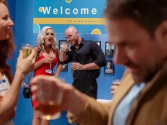 Жопа, Большие сиськи, Минет, Платье, Поцелуи, Лизание, Милф, Бритые