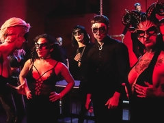 Biseksueel, Blond, Bruinharig, Genootschap, Hondjeshouding, Feest, Geschoren, Tieten likken