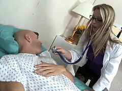 Sucer une bite, Branlette thaïlandaise, Chatte