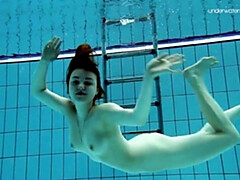 Tetas grandes, Bikini, Hembra, Fetiche, Hd, Piscina, Público, Adolescente