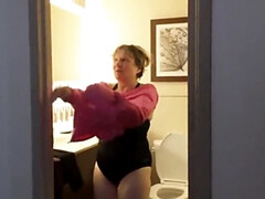 Бабушки, На публике, Купальник