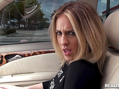 お尻, ブロンド, フェラチオ, 車, 手コキする, アウトドア, 剃毛, ティーン