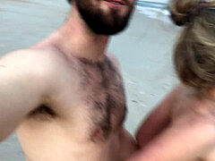 Grote kont, Grote lul, Pijpbeurt, Sperma shot, Buiten, Openbaar, Slet