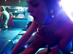 Negro, Morena, Cfnm, Muñeca, Penetracion con puños, Lesbiana, Medias largas, Intercambio de parejas