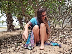 Enthousiasteling, Vrouw, Flashing, Nudist, Pissen, Alleen, Tieten likken, Bekijker