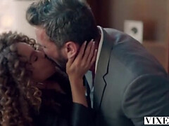 Blasen, Sperma im mund, Füsse, Küssen, Lecken, Muschi, Reiten, Tätowierung